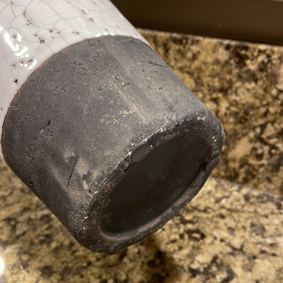 Ceramic Vase/planter with Crown 👑 - Picture 5 of 6